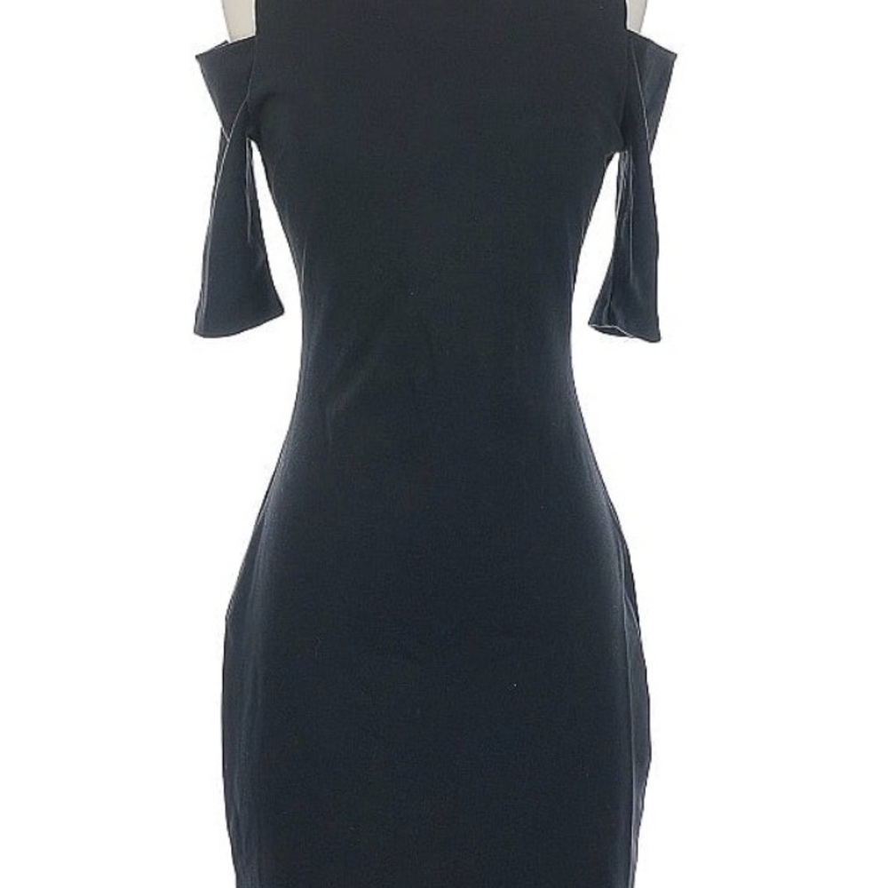 Michael Kors Black Off-Shoulder midi dress